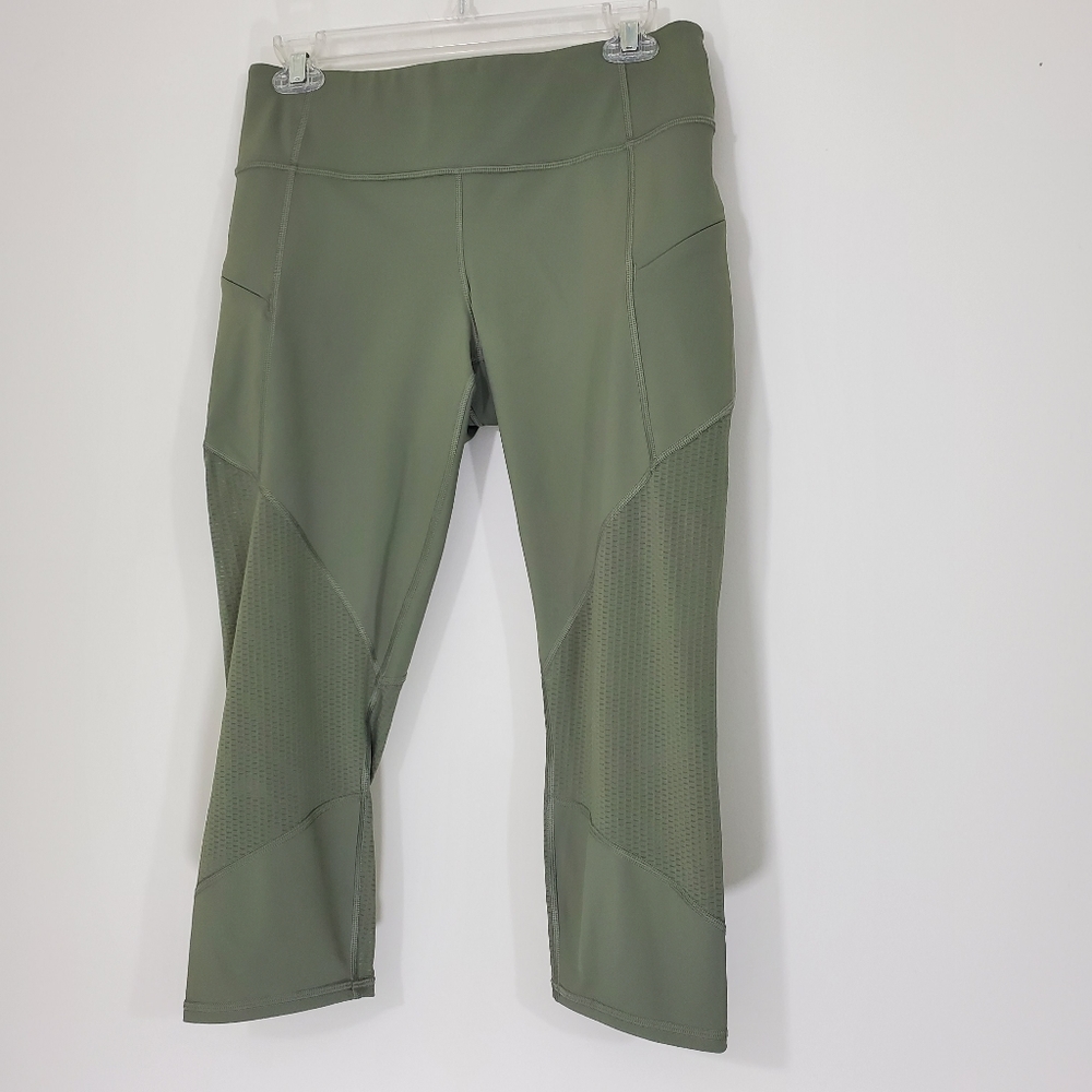Athleta Green Cropped Running Tights/Leggings, Size Medium